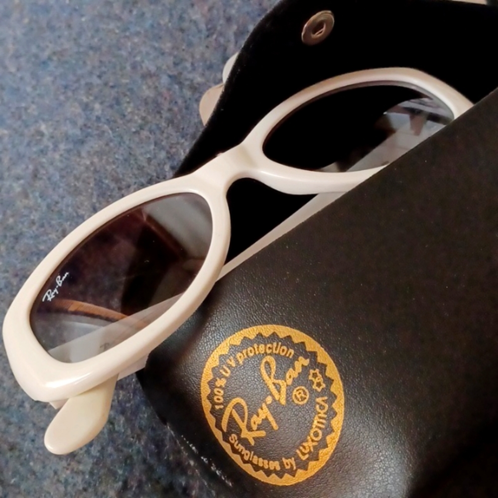 Women Asian fit white Ray Ban  New